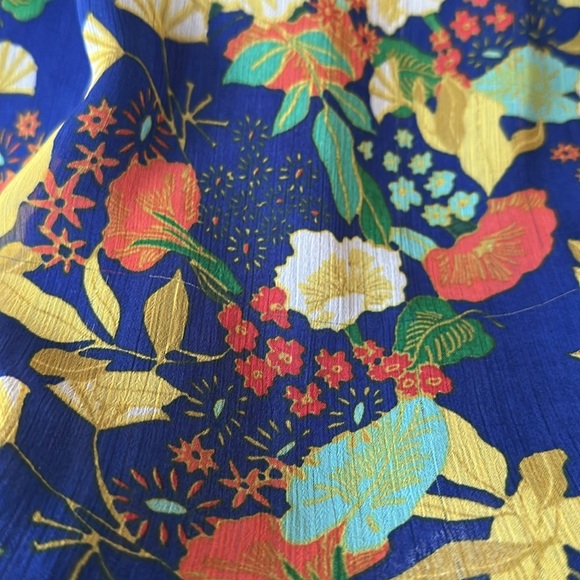 Floral Print Sheer Blouse - Picture 5 of 16